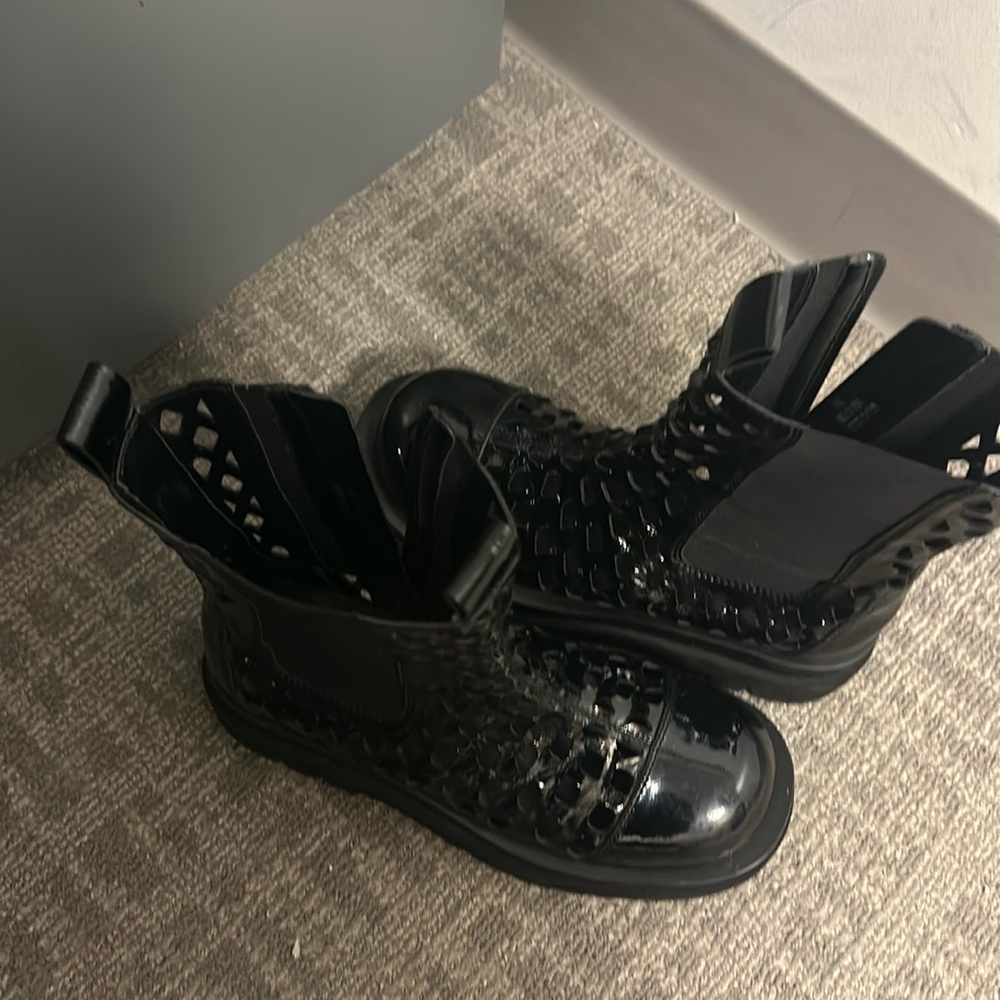 Jeffrey Campbell